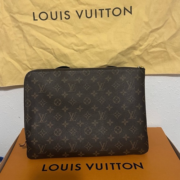 Louis Vuitton Iconic Monogram Documents/Laptop Case
💥AMAZING PRICING💥 - Picture 2 of 7
